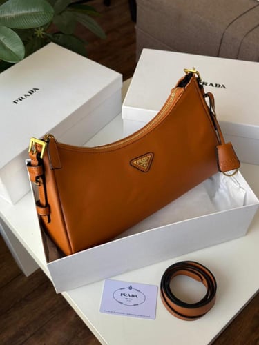 شنطه ماركه برادا