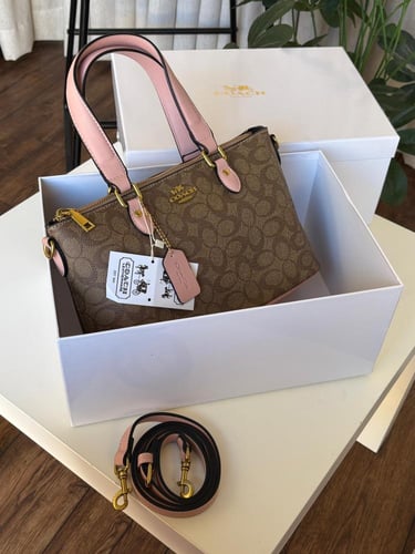 شنطه ماركه كوتش كبير