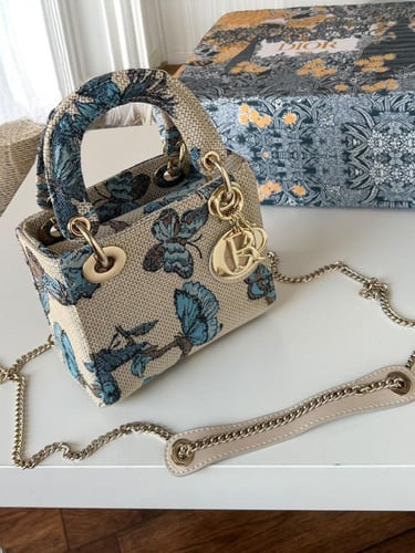 شنطه ماركه ديور فراشات ماستر كواليتي