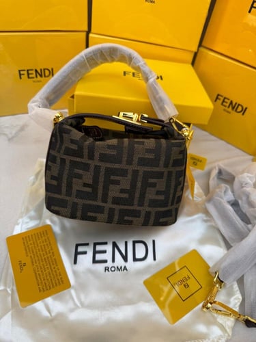 شنطه ماركه فندي