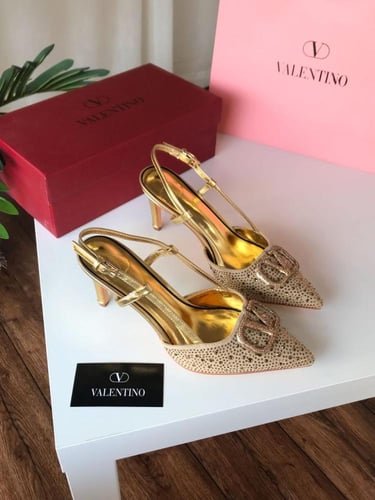 كعب ماركه فالنتينو كريستال