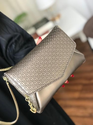 شنطه ماركه ch