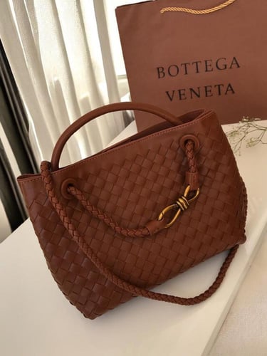 شنطه ماركه بوتيغا