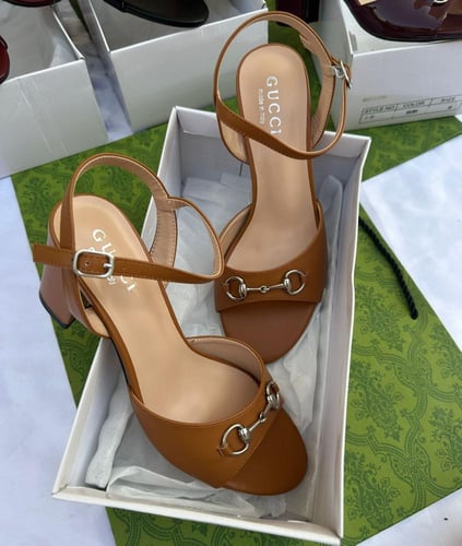 كعب ماركه قوتشي