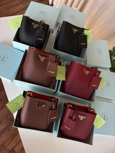 شنطه ماركه برادا