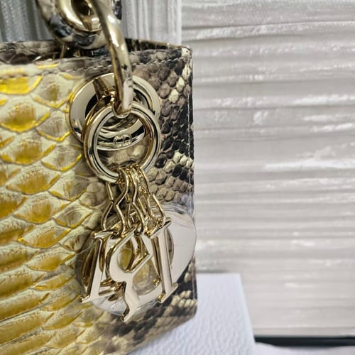 شنطه ماركه ديور