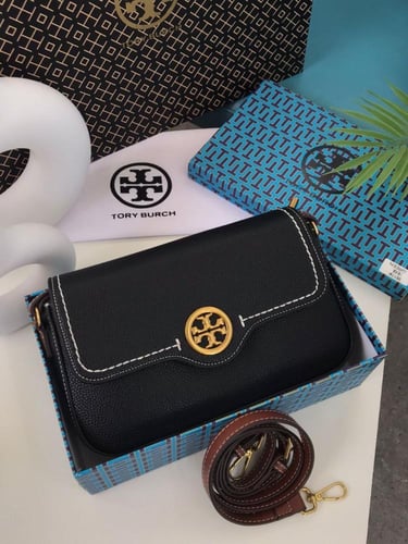 شنطة ماركة توري بورش