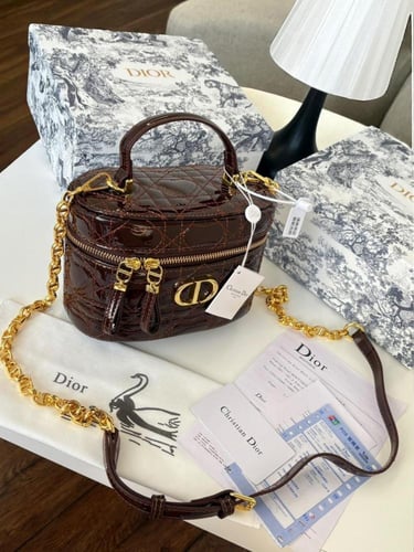 شنطه ماركه ديور