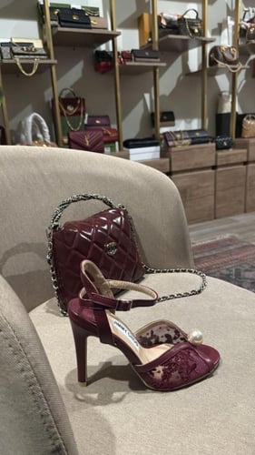 طقم ماركه شانيل عنابي