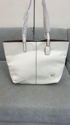 شنطه ماركه كوتش