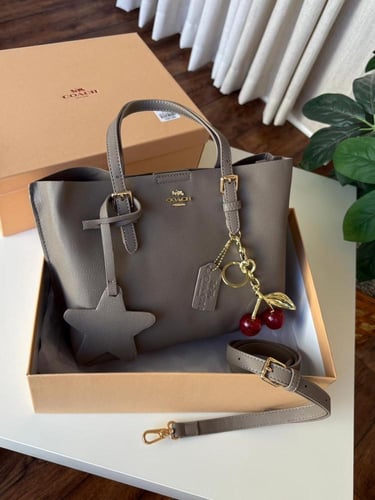 شنطه ماركه كوتش