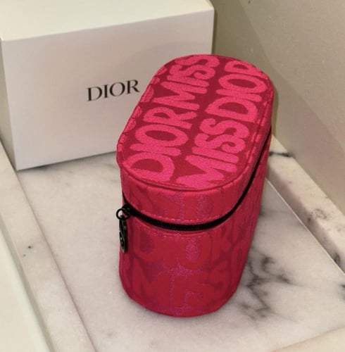 شنطه مكياج ماركه ديور