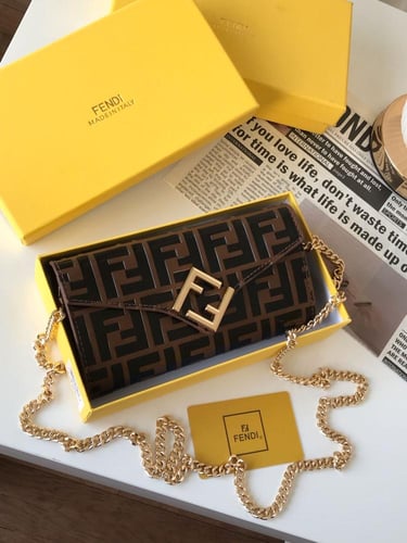 شنطه ماركه فندي ماستر