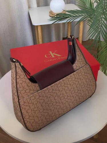 شنطة كالفن كلاين