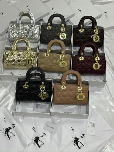 شنطه ماركه ديور