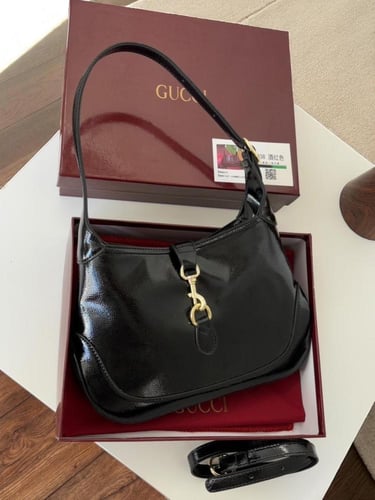 شنطه ماركه قوتشي