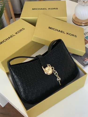 شنطة مايكل كورس