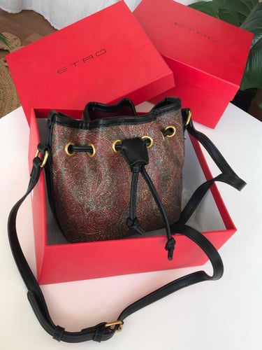 شنطة ماركه ايترو