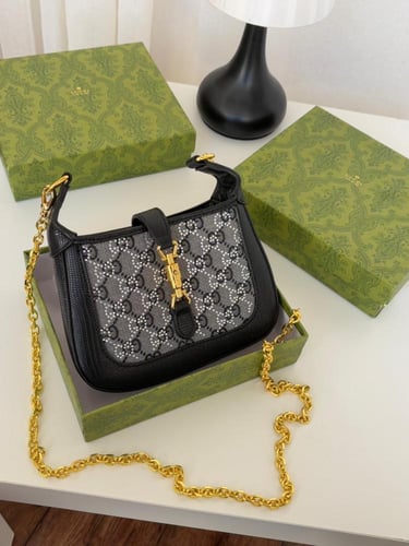 شنطه ماركه قوتشي كريستال