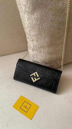 شنطه ماركه فندي ماستر