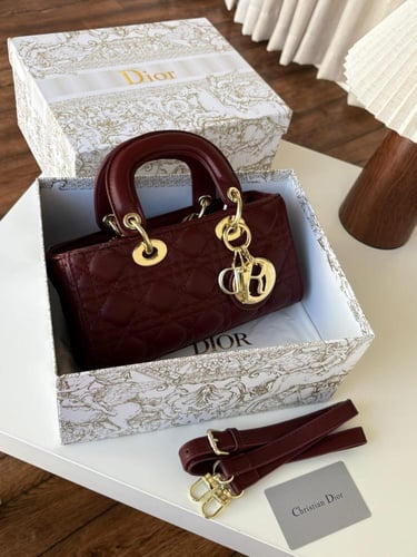 شنطه ماركه ديور