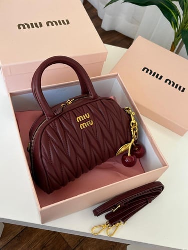 شنطه ماركه ميو ميو