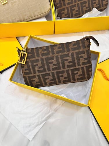 شنطه ماركه فندي