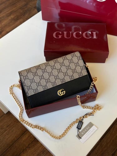 شنطه ماركه قوتشي