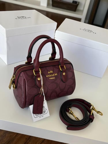 شنطه ماركه كوتش