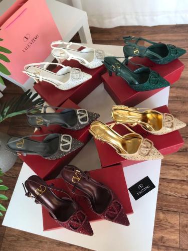 كعب ماركه فالنتينو كريستال