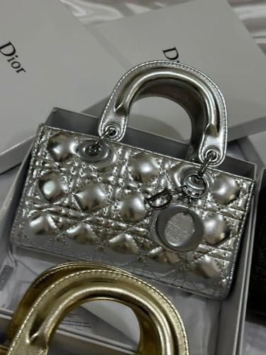 شنطه ماركه ديور