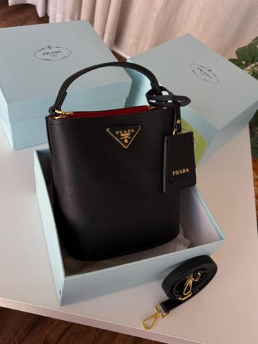 شنطه ماركه برادا