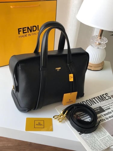 شنطه ماركه فندي