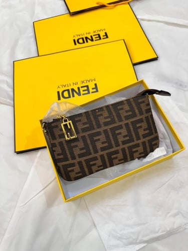 شنطه ماركه فندي