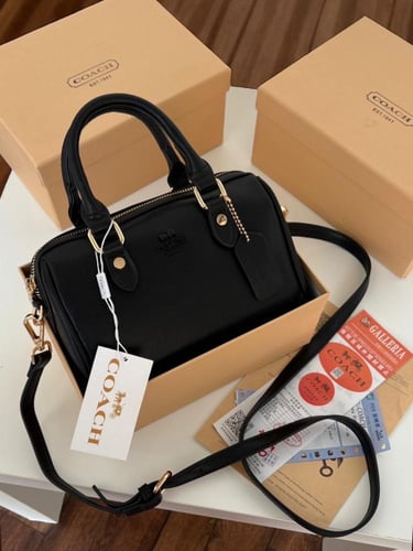 شنطه ماركه كوتش