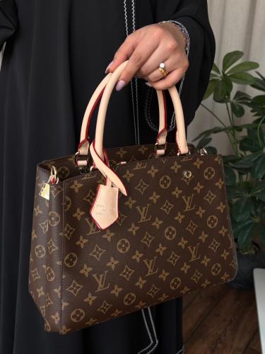 شنطه ماركه لويس فيتون كبير