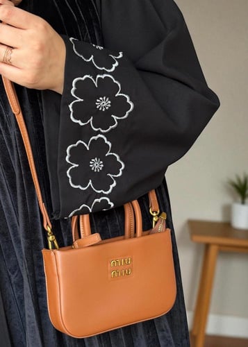 شنطه ماركه ميو ميو