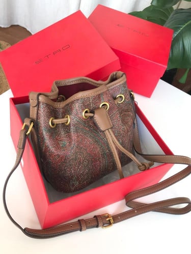 شنطة ماركه ايترو