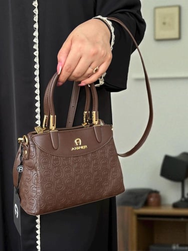 شنطه ماركه CH