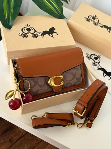 شنطه ماركه كوتش بمعه