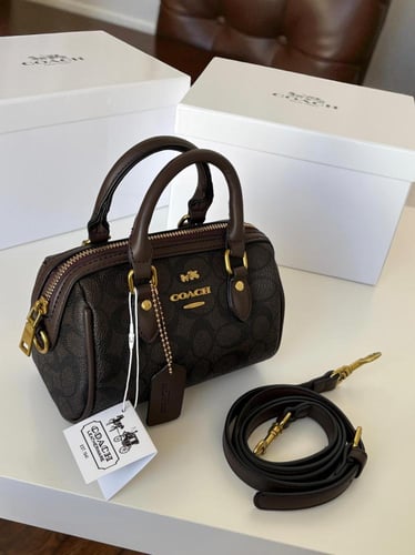 شنطه ماركه كوتش