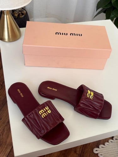 شوز ماركه ميو ميو