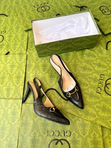 كعب ماركه قوتشي