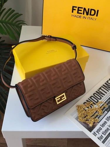 شنطه ماركه فندي