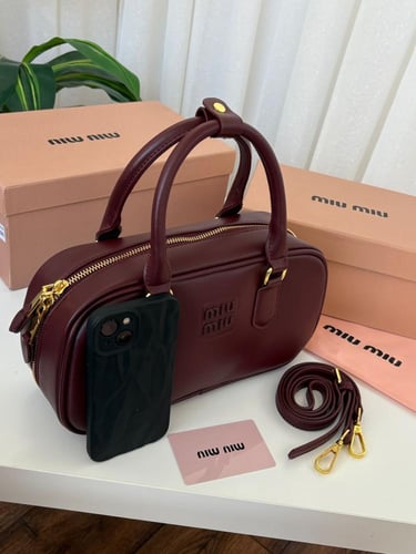 شنطه ماركه ميو ميو