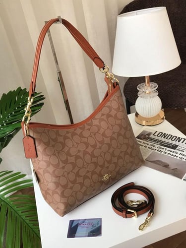 شنطه ماركه كوتش