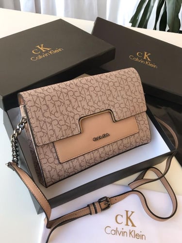 شنطة كالفن كلاين