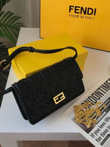 شنطه ماركه فندي