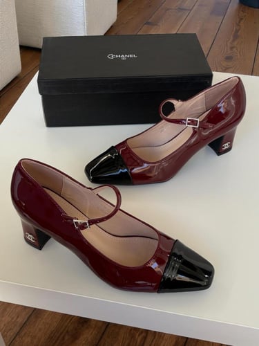 كعب ماركه شانيل