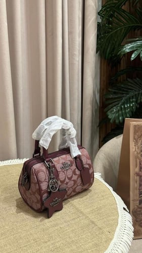 شنطه ماركه كوتش